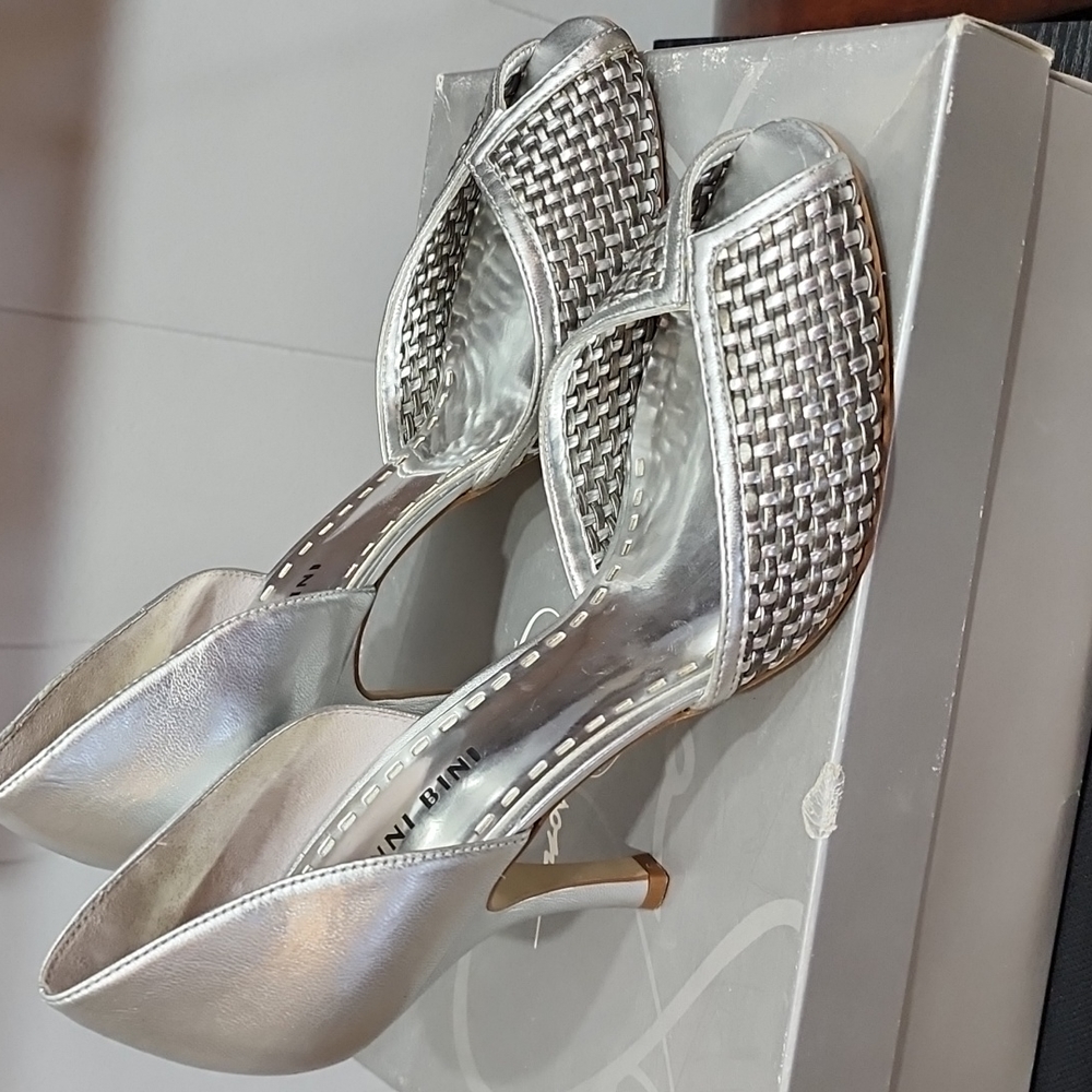 Gianni Bini Womens Heels. 7 1/2